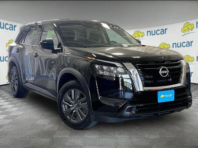 Certified 2024 Nissan Pathfinder S AWD/4WD image 1