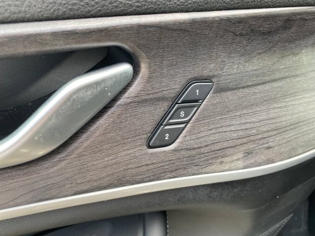 Used 2023 Jeep Grand Cherokee Limited AWD/4WD image 18