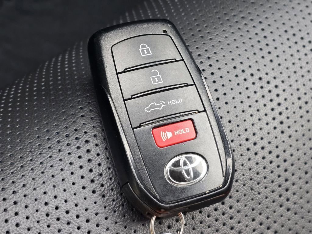 Used 2023 Toyota Tundra Platinum w/ Advanced Package image 33