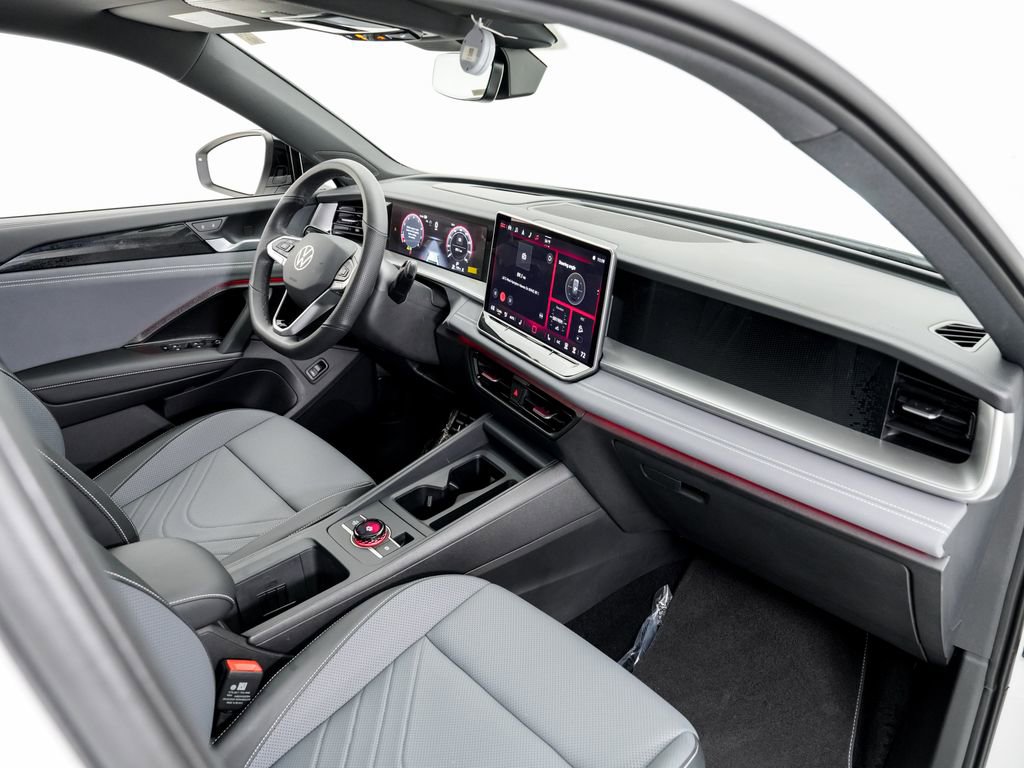 Used 2025 Volkswagen Tiguan SE R-Line AWD/4WD image 20