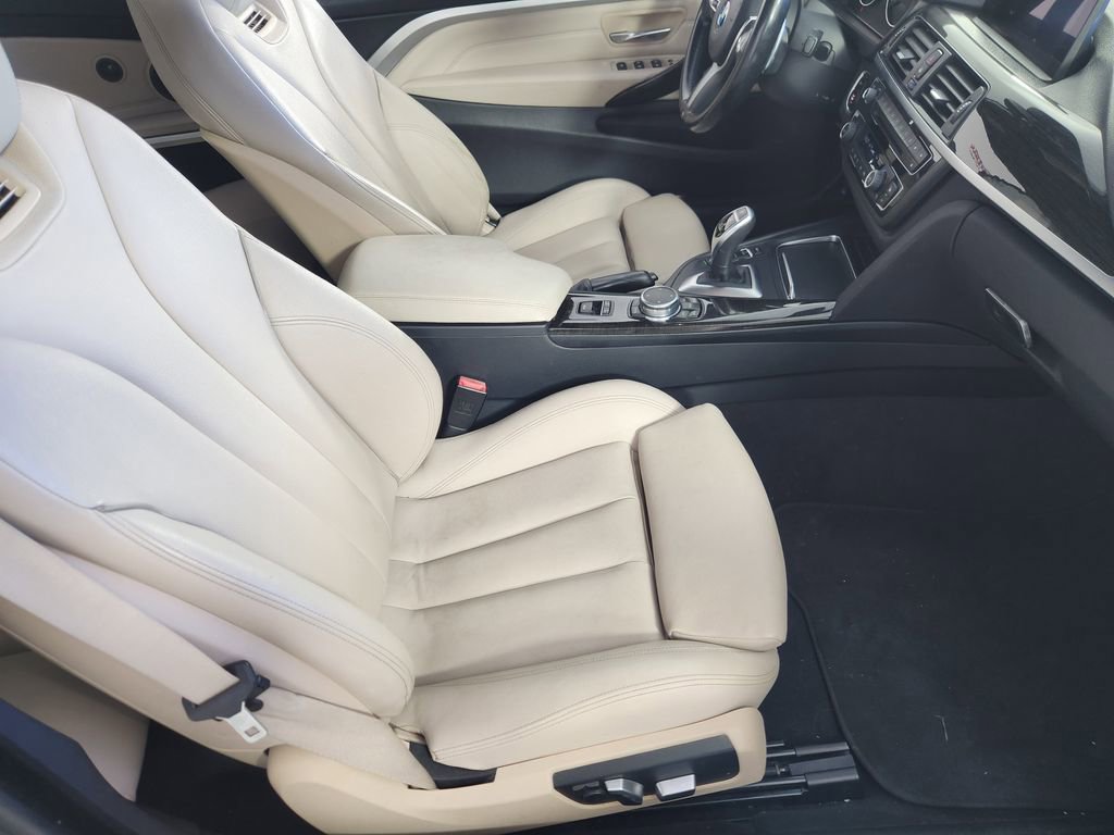 Used 2017 BMW 430i Convertible image 15