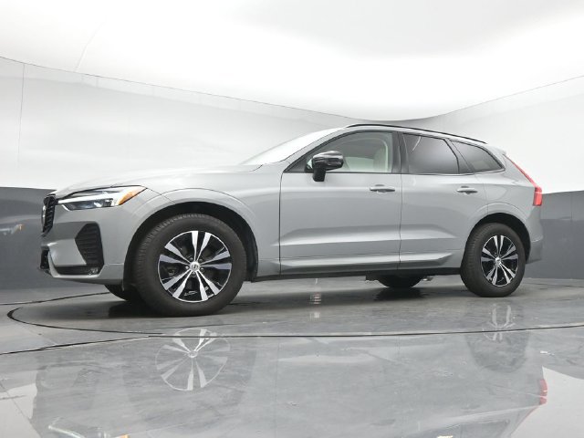 Used 2024 Volvo XC60 B5 Core w/ Protection Package Premier AWD/4WD image 13