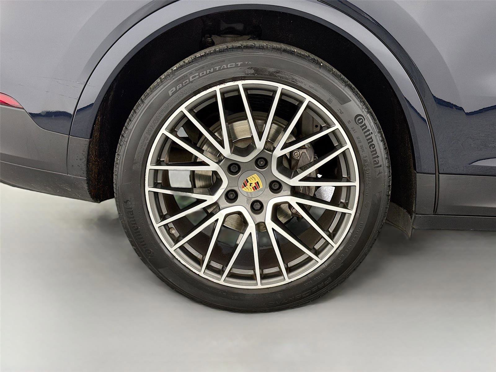 Certified 2022 Porsche Cayenne GTS AWD/4WD image 12