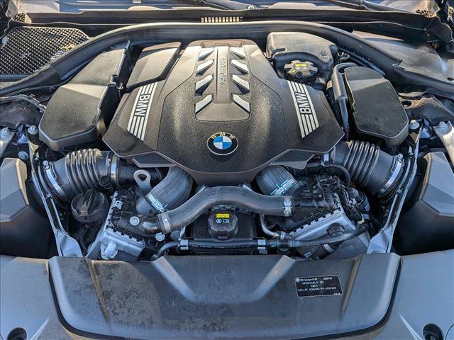 Used 2021 BMW 750i xDrive w/ Executive Package AWD/4WD image 25
