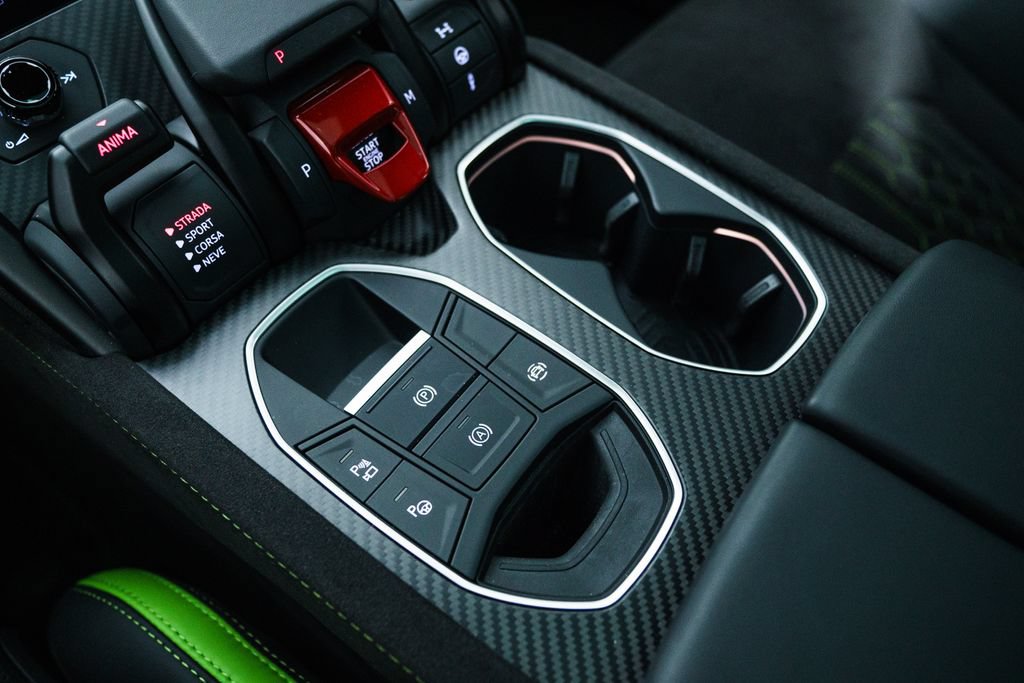 Used 2024 Lamborghini Urus S AWD/4WD image 46