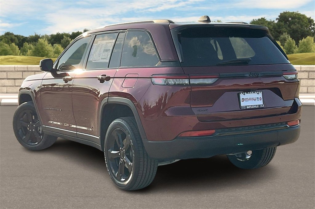 New 2025 Jeep Grand Cherokee Altitude image 3