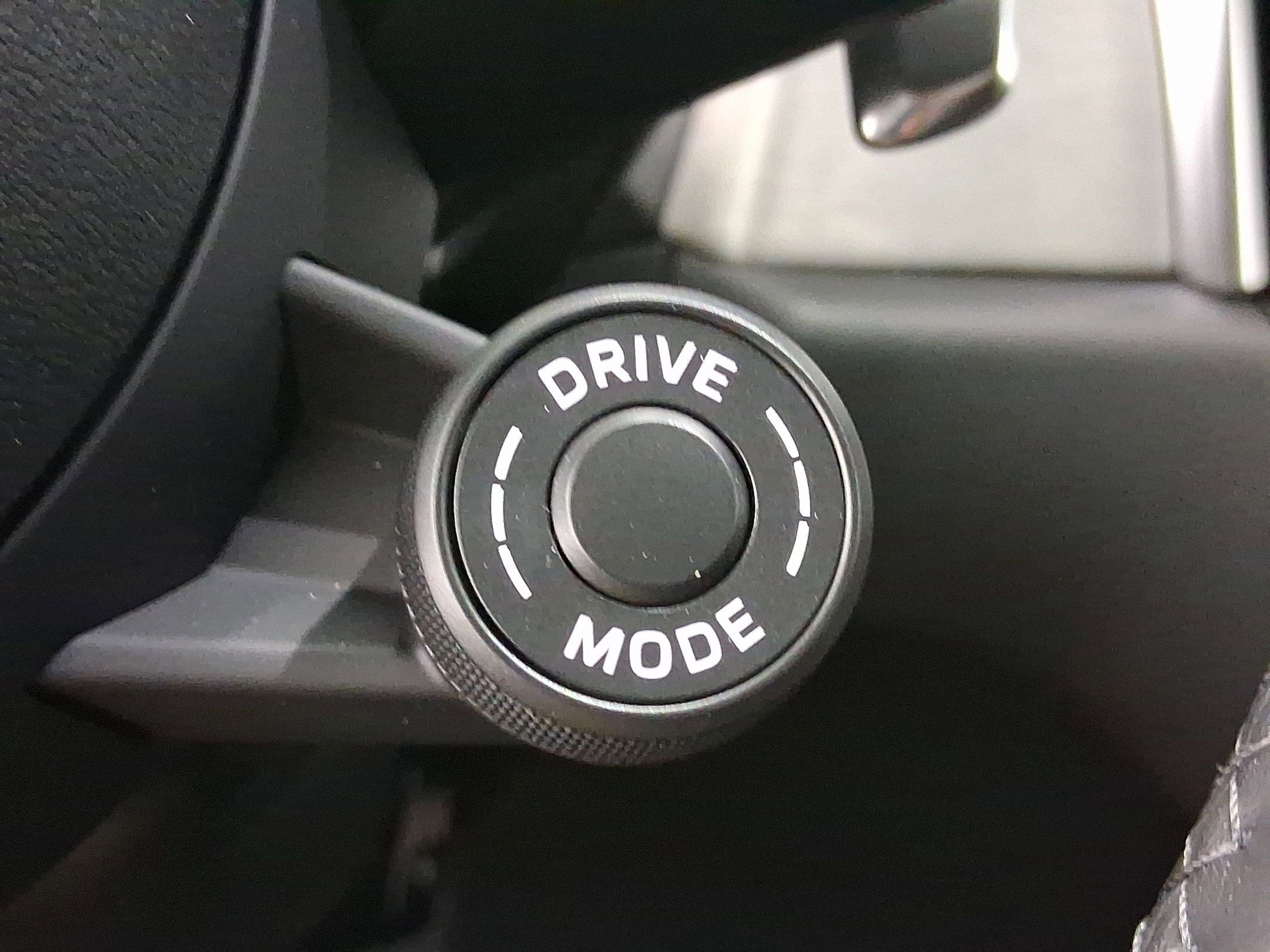 Used 2026 Porsche Macan image 25