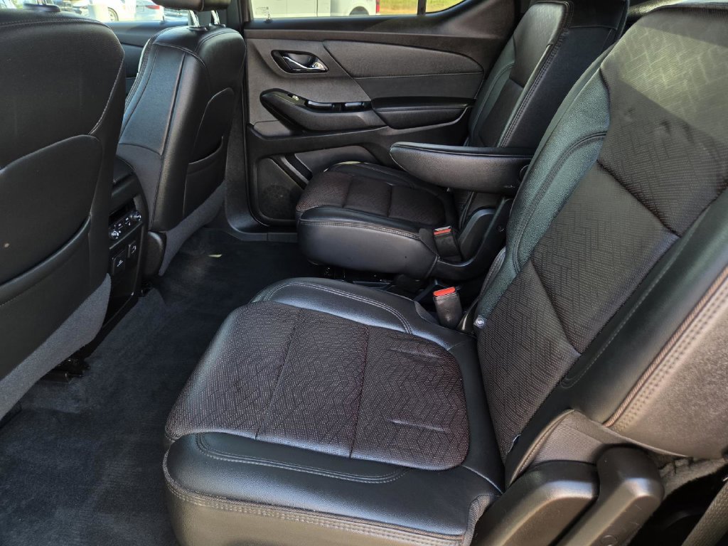 Used 2023 Chevrolet Traverse High Country FWD image 44