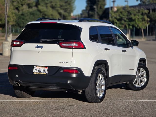 Used 2016 Jeep Cherokee Sport image 8