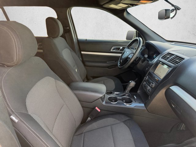 Used 2017 Ford Explorer XLT w/ Equipment Group 201A FWD image 24