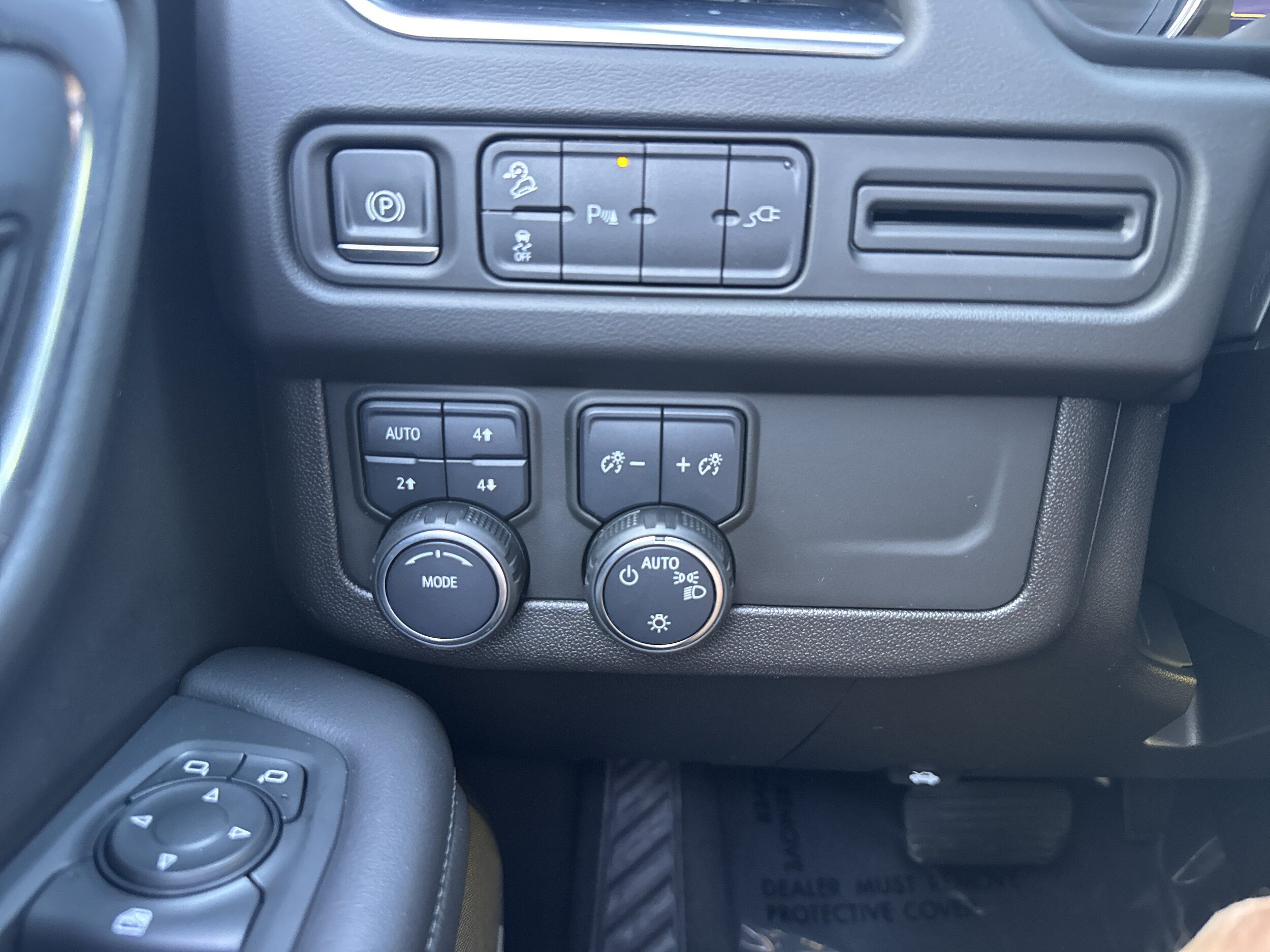 Used 2021 Chevrolet Tahoe Z71 AWD/4WD image 28