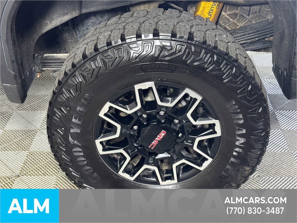 Used 2025 GMC Sierra 2500 AT4X image 22