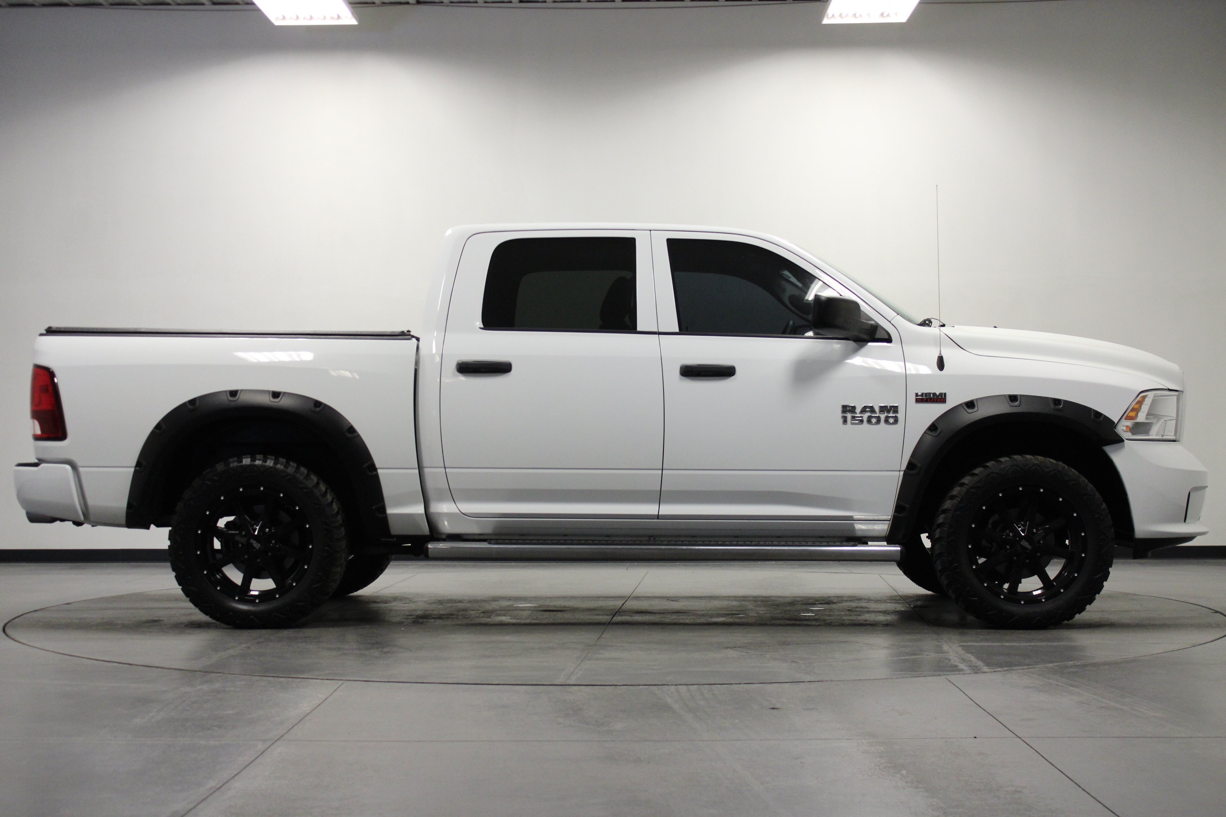 Used 2015 RAM 1500 Express AWD/4WD image 3