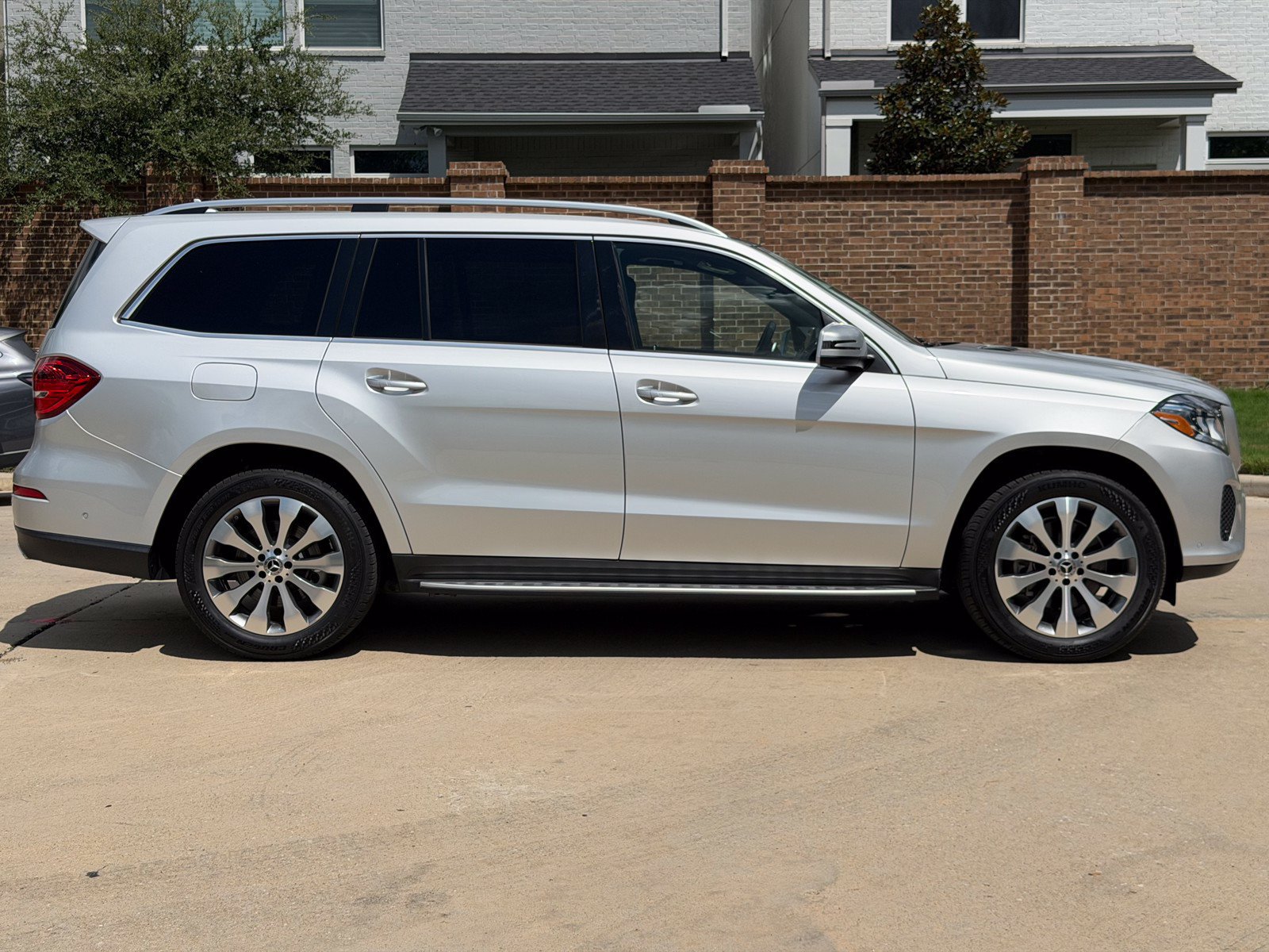 Used 2019 Mercedes-Benz GLS 450 4MATIC image 11