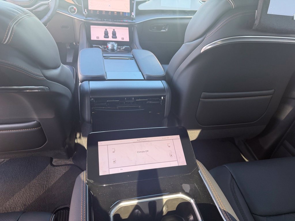 New 2026 Jeep Grand Wagoneer L Summit AWD/4WD image 32