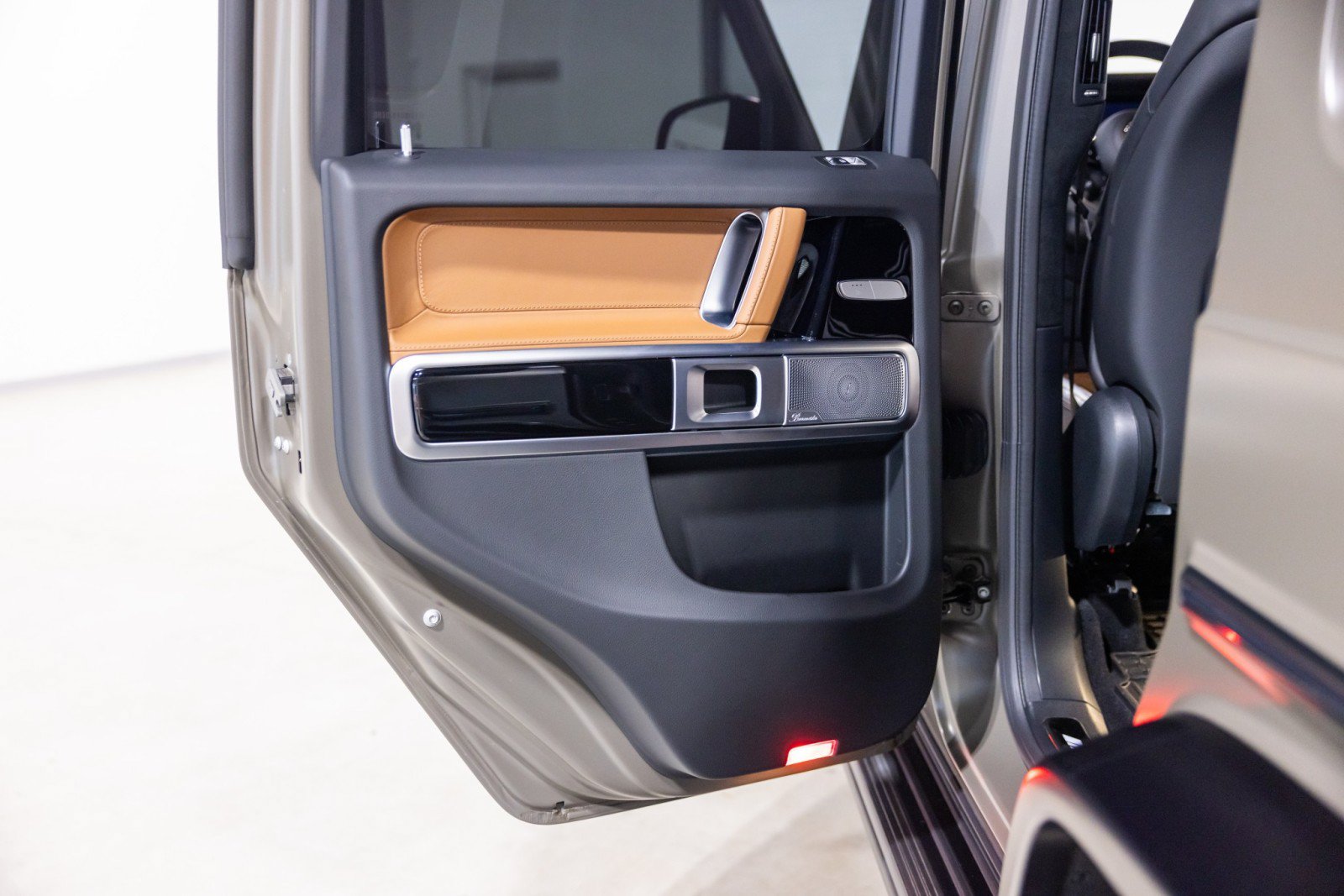 Used 2025 Mercedes-Benz G 63 AMG 4MATIC w/ Night Package Magno image 28