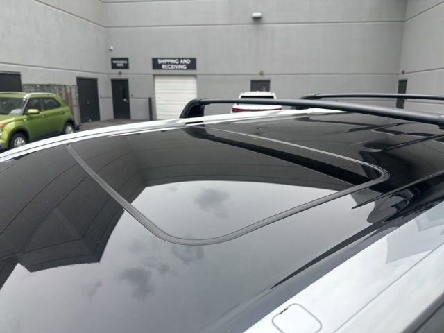 Used 2017 Toyota Highlander XLE AWD/4WD image 10