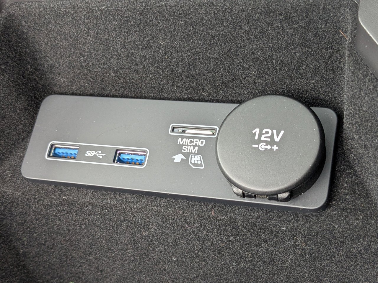 Used 2020 Jaguar E-PACE Checkered Flag image 26