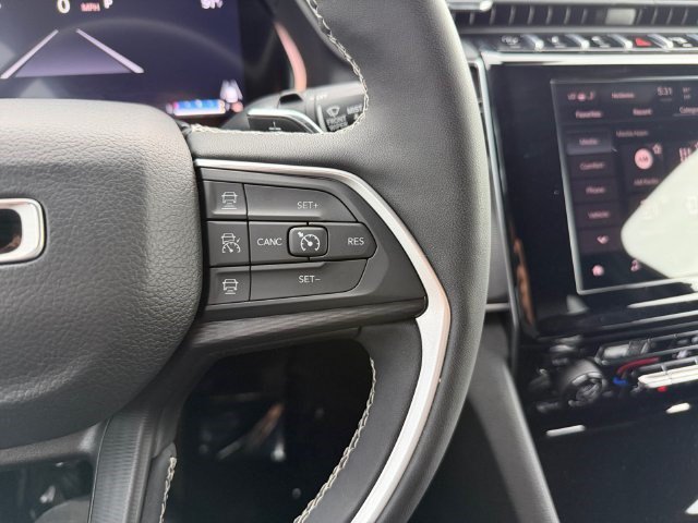 Used 2024 Jeep Grand Cherokee L Altitude AWD/4WD image 23