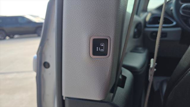 Certified 2024 Chrysler Pacifica Touring-L FWD image 30