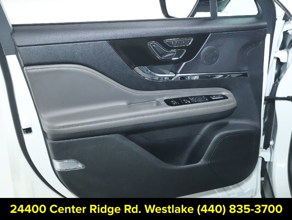 Certified 2023 Lincoln Corsair AWD image 15
