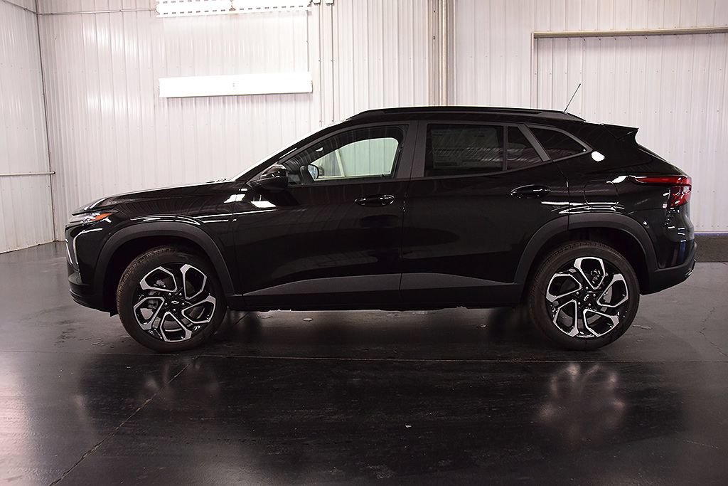 New 2026 Chevrolet Trax RS w/ Driver Confidence Package FWD image 4