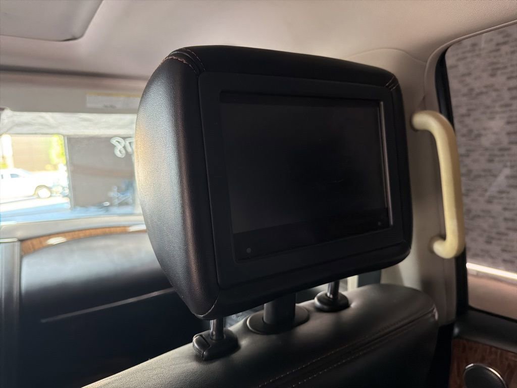 Used 2019 Nissan Armada Platinum w/ Captain's Chairs Package RWD image 16