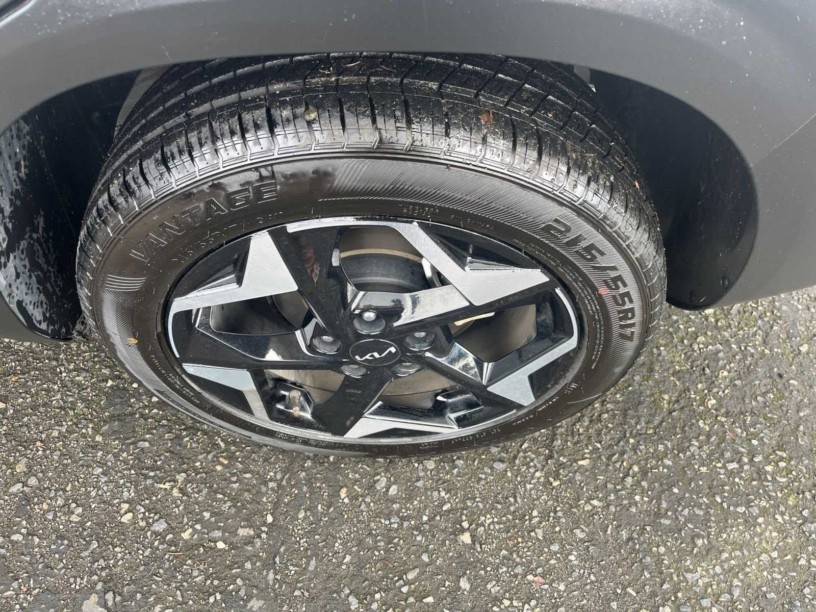 Used 2025 Kia Seltos S image 32