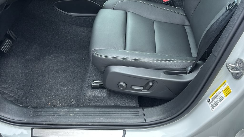 New 2026 Volvo XC40 B5 Plus w/ Protection Package Premier AWD/4WD image 26