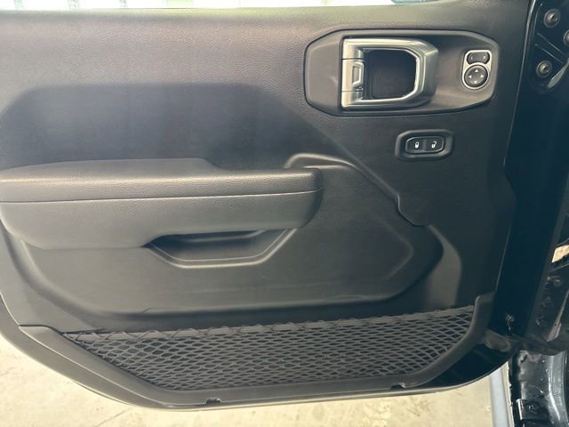 Used 2023 Jeep Wrangler Unlimited w/ Cold Weather Group image 18