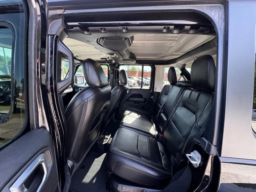 Used 2022 Jeep Wrangler Unlimited Sahara w/ Cold Weather Group AWD/4WD image 12