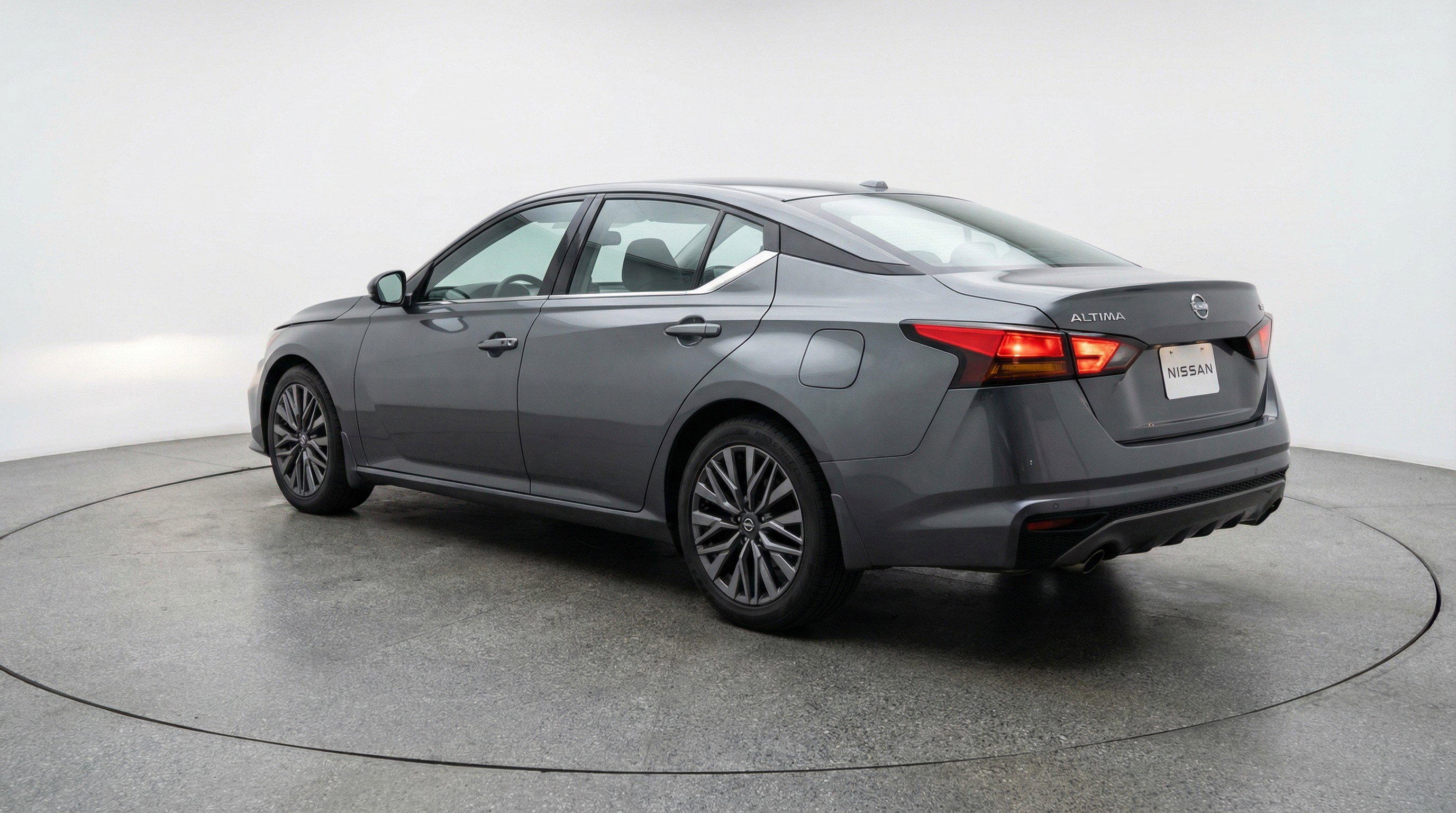 Used 2025 Nissan Altima 2.5 SV image 6