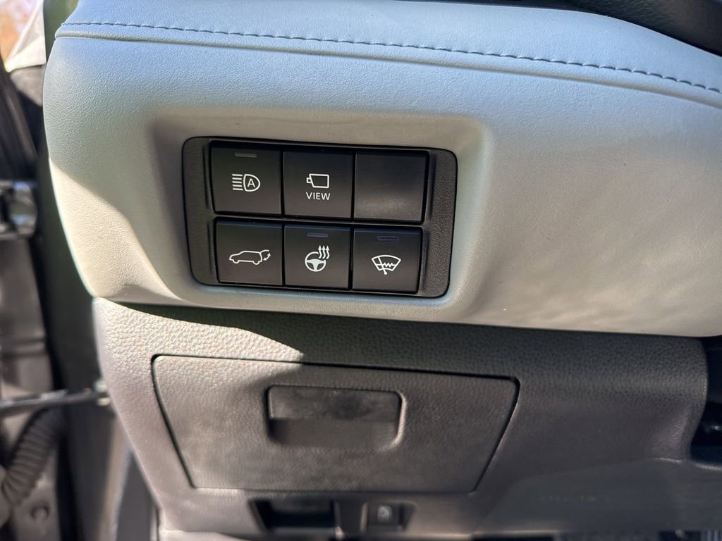 Used 2022 Toyota Highlander Platinum image 18