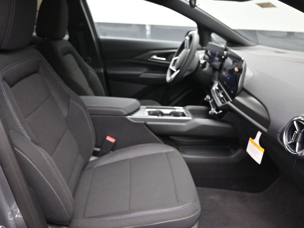 New 2026 Chevrolet Equinox EV LT image 7