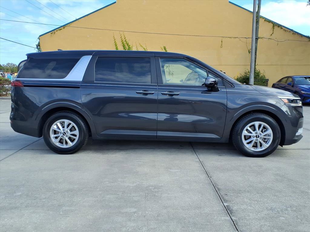 Used 2024 Kia Carnival LX image 8