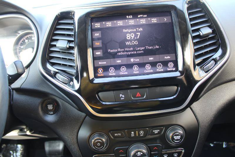 Used 2019 Jeep Cherokee Limited AWD/4WD image 19