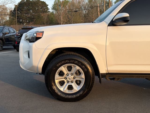 Used 2019 Toyota 4Runner SR5 AWD/4WD image 9