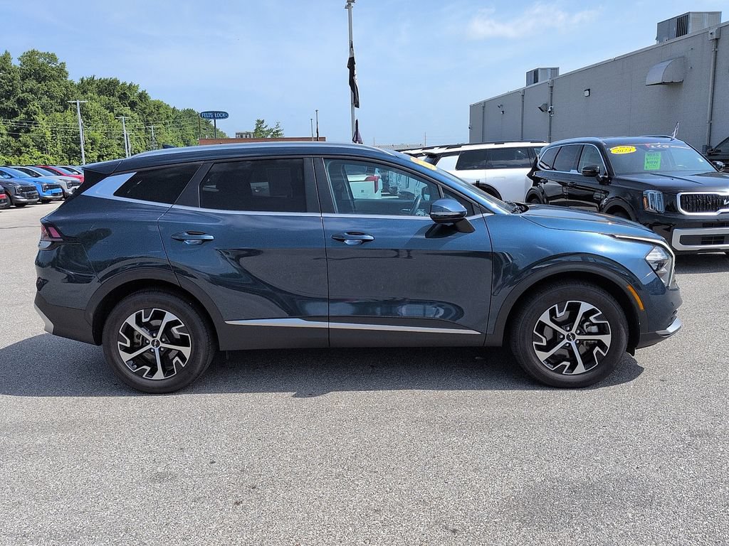 Used 2023 Kia Sportage EX AWD/4WD image 2