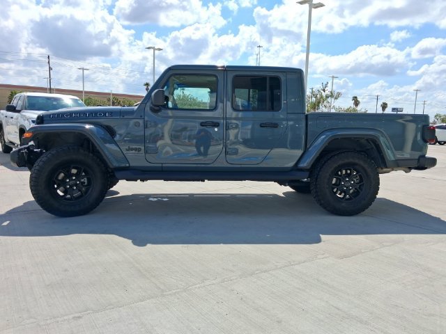 Used 2025 Jeep Gladiator Sport AWD/4WD image 3