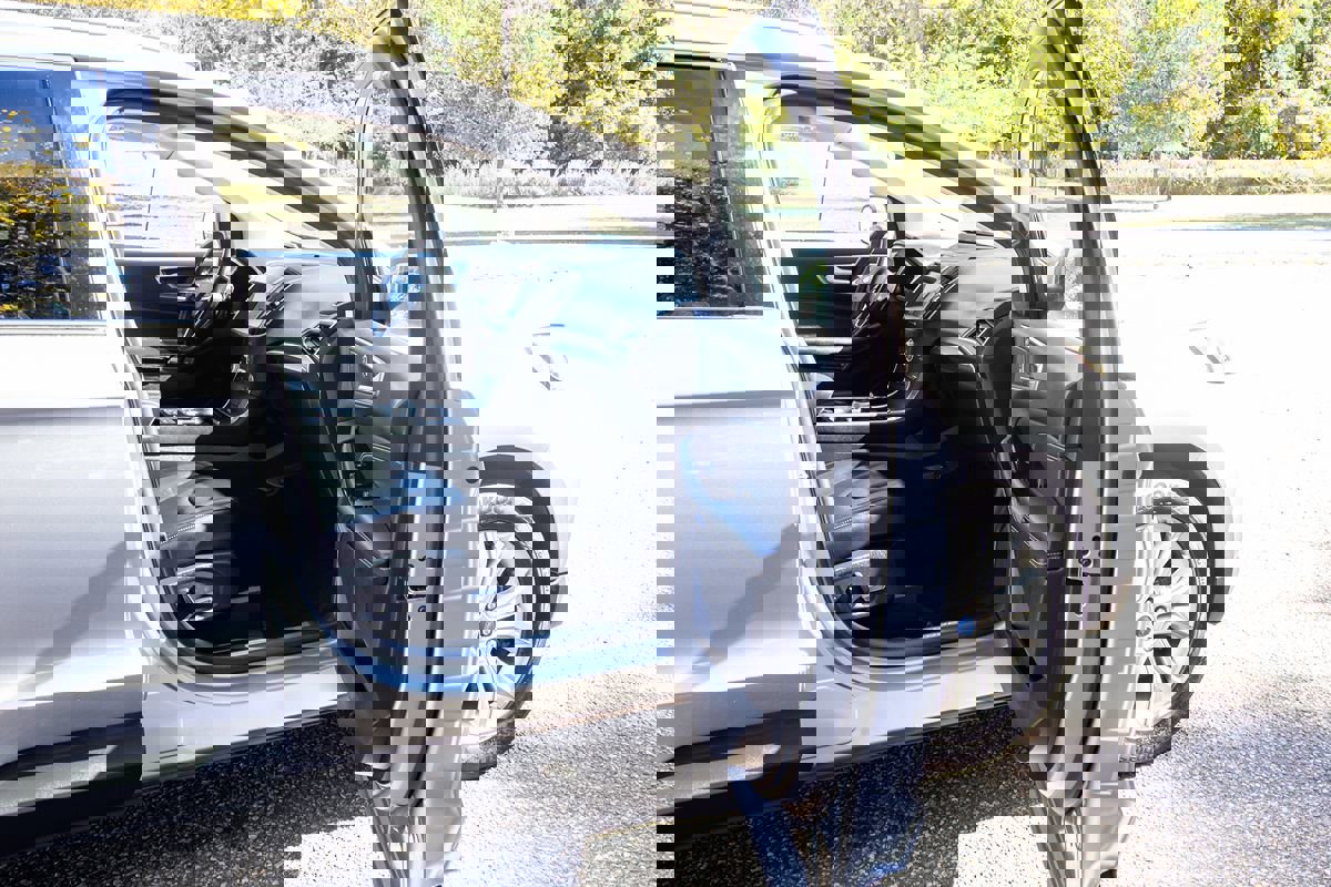 Used 2020 Ford Edge Titanium w/ Cargo Accessory Package image 17