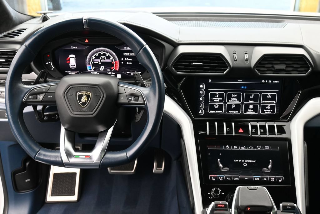 Used 2020 Lamborghini Urus AWD/4WD image 11