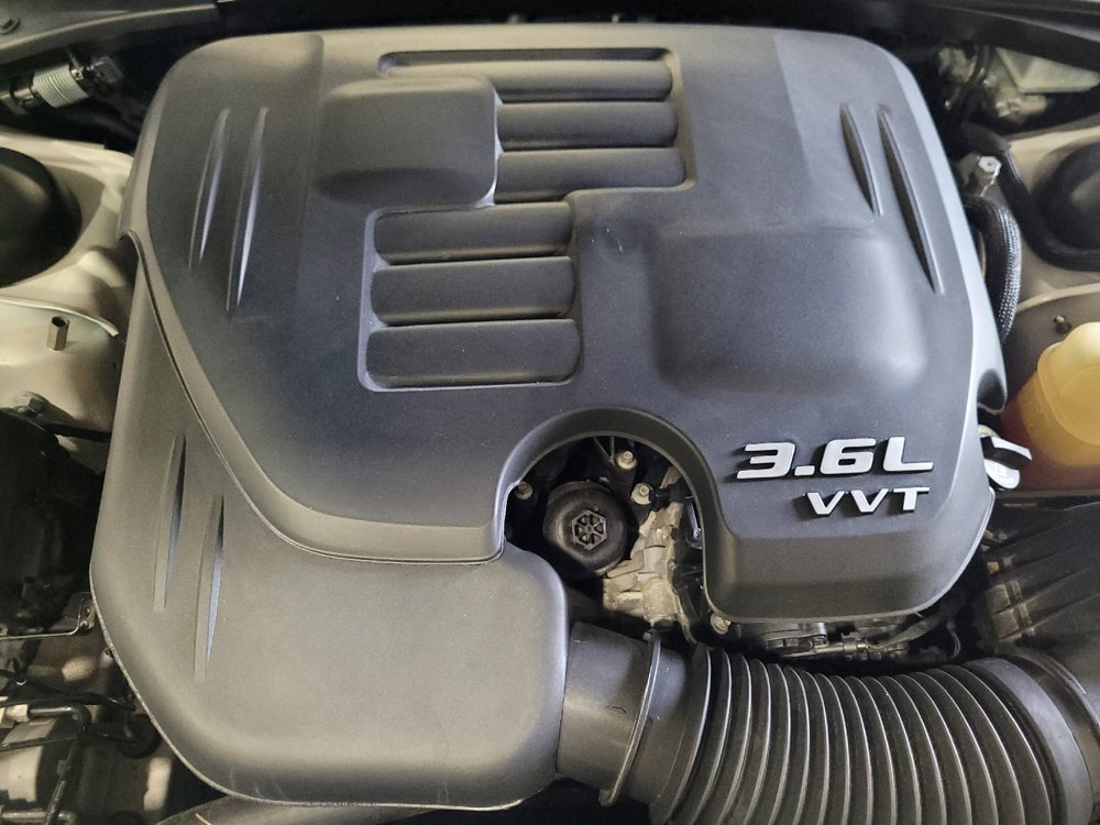 Used 2021 Dodge Challenger SXT w/ Driver Convenience Group RWD image 30