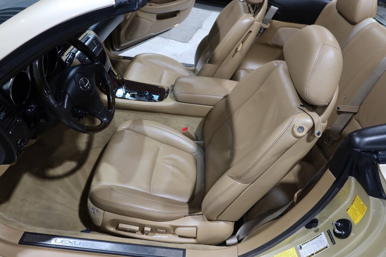 Used 2006 Lexus SC 430 Convertible w/ Preferred Accessory Pkg RWD image 17