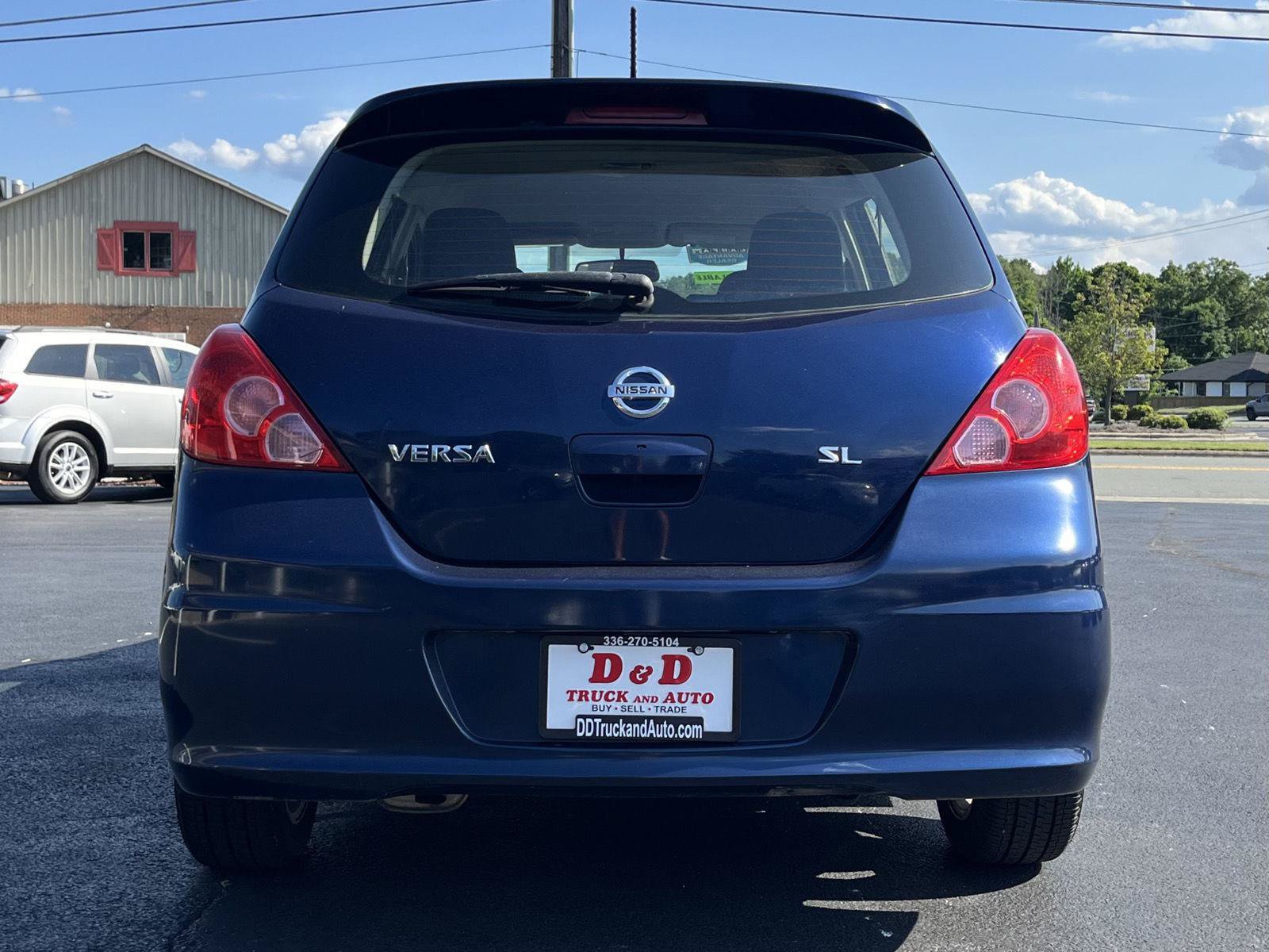 Used 2012 Nissan Versa Hatchback w/ SL Navigation Pkg FWD image 16