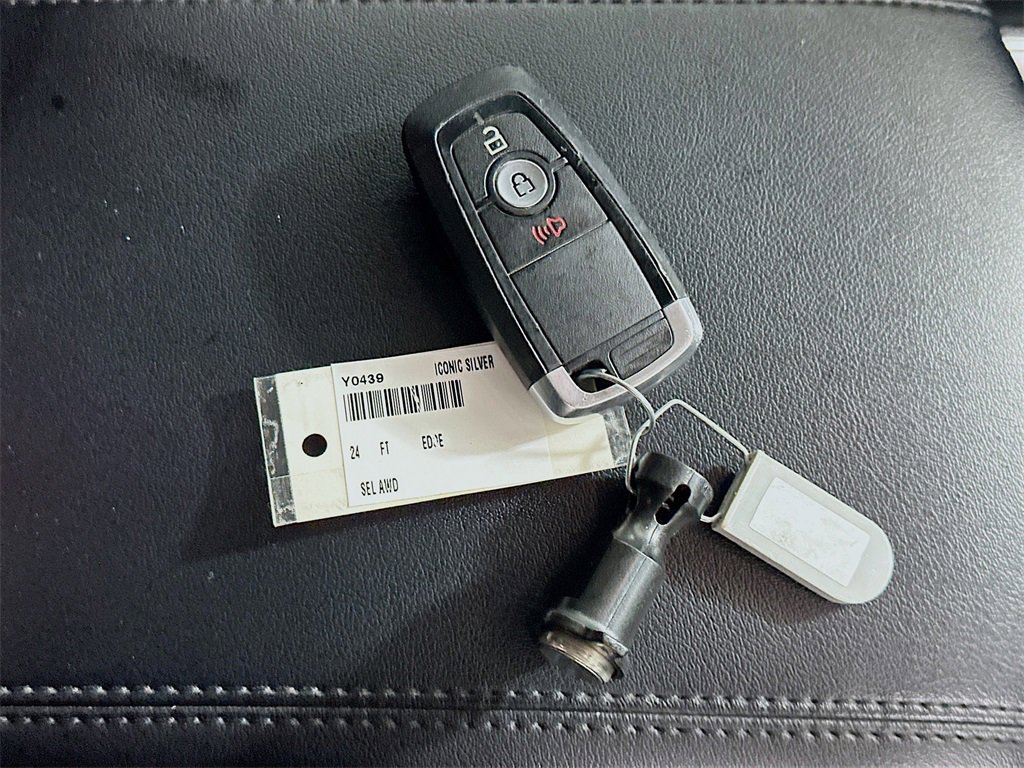 Used 2024 Ford Edge SEL image 34