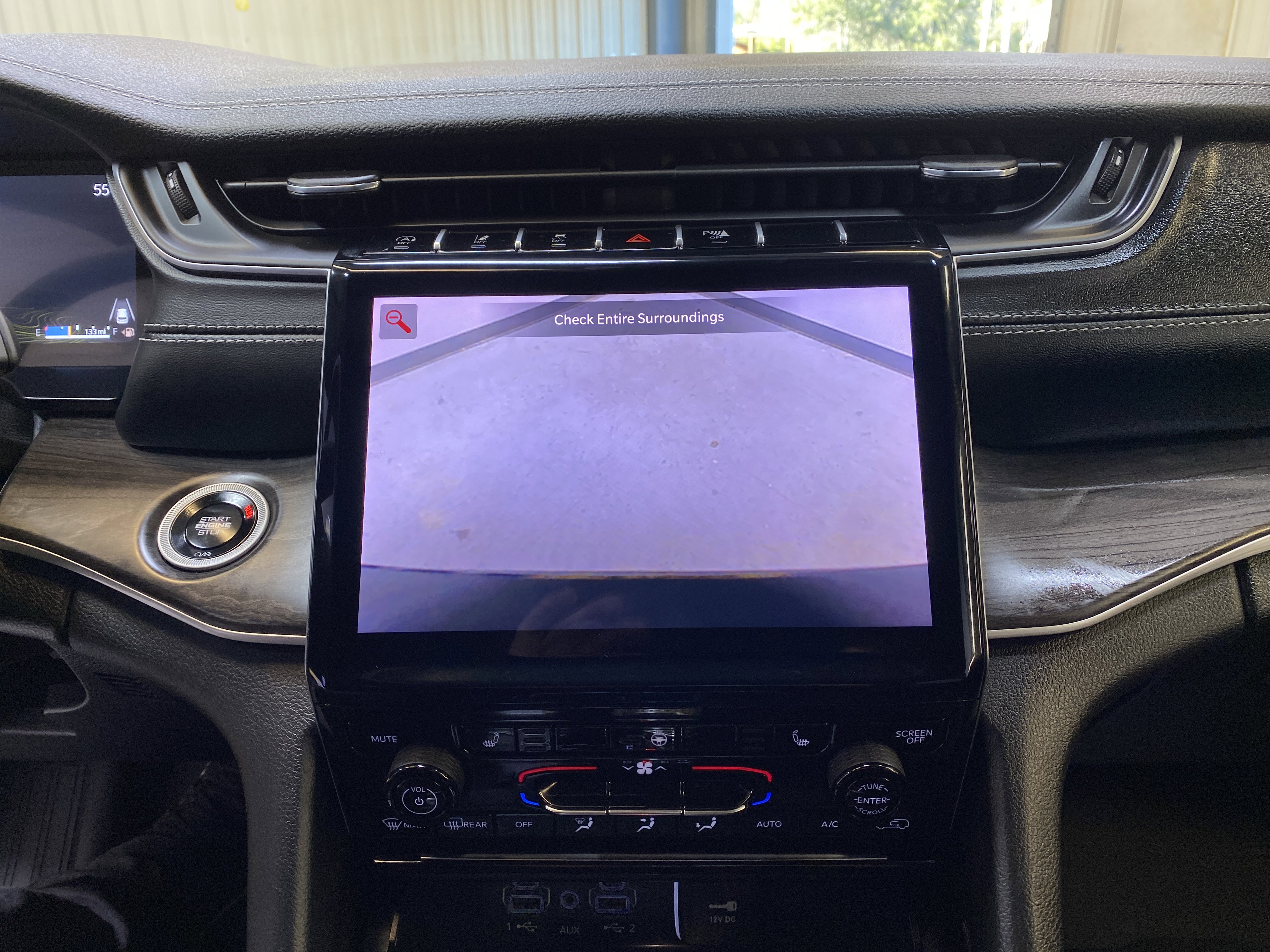 Used 2025 Jeep Grand Cherokee L Limited w/ Black Appearance Package image 47