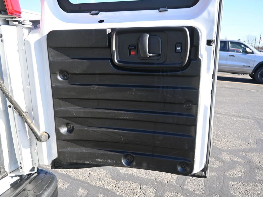 Used 2023 GMC Savana 2500 Extended w/ Enhanced Convenience Package image 31