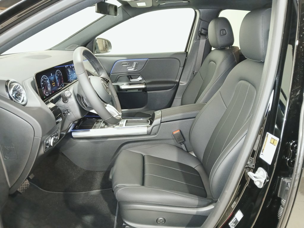 New 2026 Mercedes-Benz GLA 250 4MATIC image 11