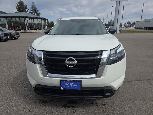Used 2024 Nissan Pathfinder S AWD/4WD image 3