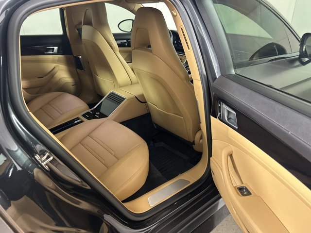 Used 2018 Porsche Panamera 4S image 13